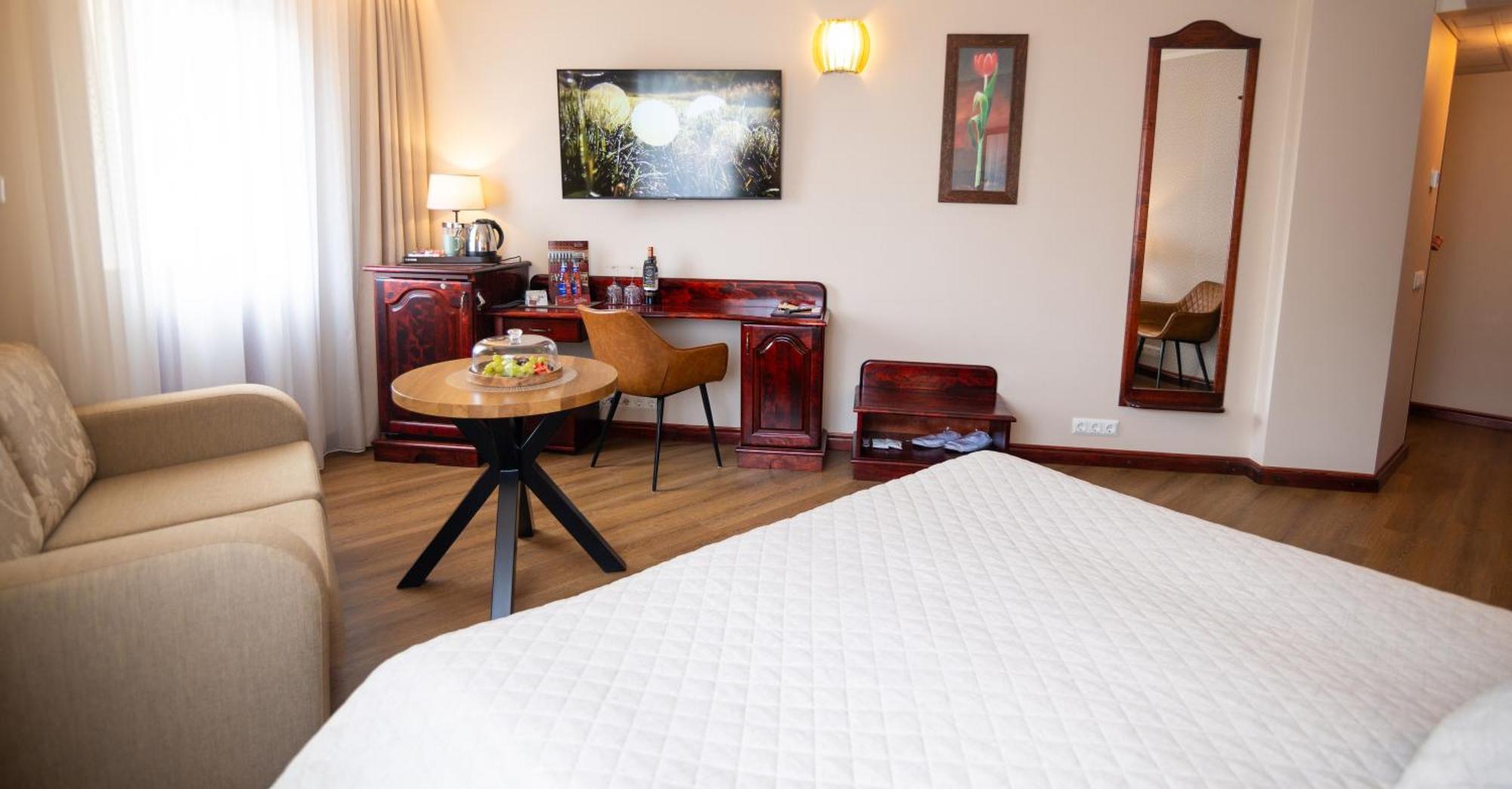 Hotel Legend Пярну Екстер'єр фото