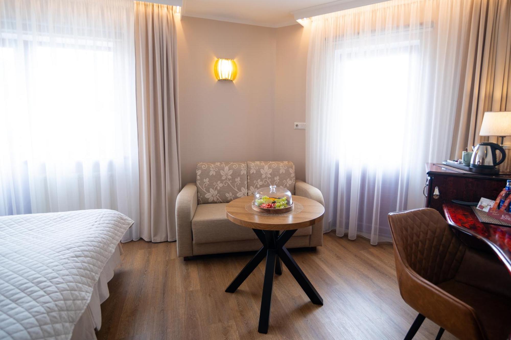 Hotel Legend Пярну Екстер'єр фото